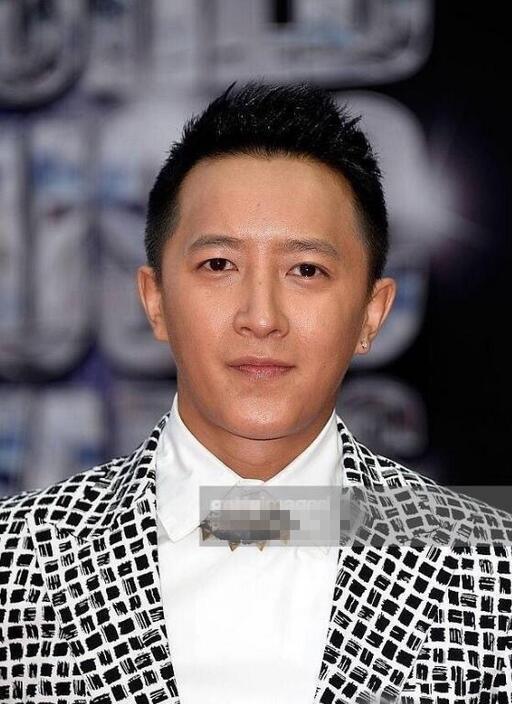 男明星勃起图,生理现象背后的故事