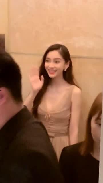 明星打招呼,温暖问候，瞬间拉近你我距离