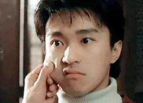 周星驰年轻图片,周星驰年轻时代的风采瞬间